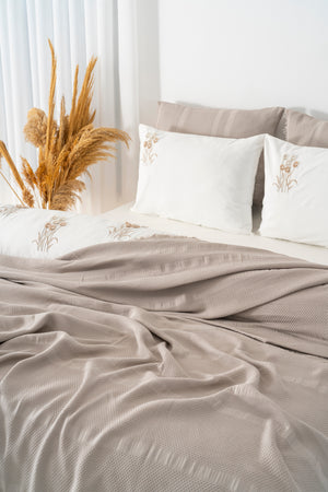 Amara Vizon Nakışlı Çift Kişilik %100 Pamuklu Nevresimli Pike Seti - 7 Parça Çeyiz Seti