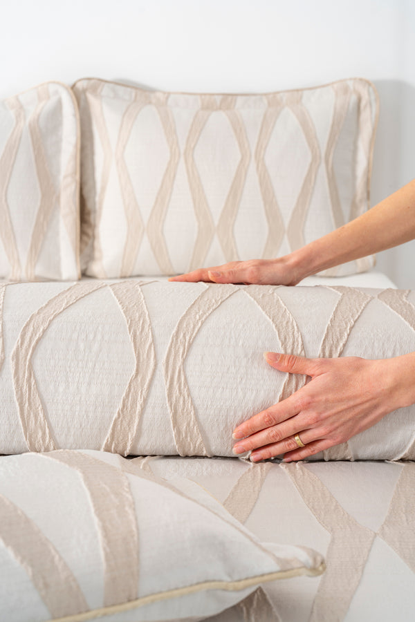 Carina Cappuccino Nakışlı Çift Kişilik Yatak Örtüsü Seti - 4 Parça Çeyiz Seti