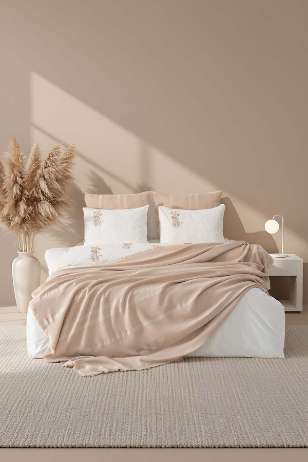 Amara Cappuccino Nakışlı Çift Kişilik %100 Pamuklu Nevresimli Pike Seti - 7 Parça Çeyiz Seti