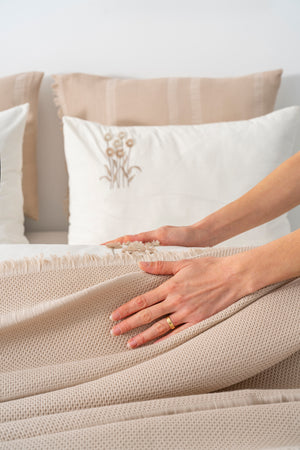 Amara Cappuccino Nakışlı Çift Kişilik %100 Pamuklu Nevresimli Pike Seti - 7 Parça Çeyiz Seti