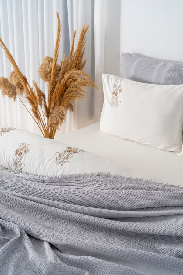 Amara Taş Nakışlı Çift Kişilik %100 Pamuklu Nevresimli Pike Seti - 7 Parça Çeyiz Seti