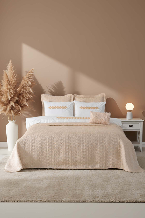 Parla Cappuccino Nakışlı Çift Kişilik Nevresimli Pike Seti - 8 Parça Çeyiz Seti