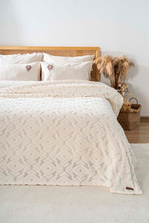 Antony Jakarlı Raşel İskandinav Outlet Çift Kişilik Punch Yatak Örtüsü