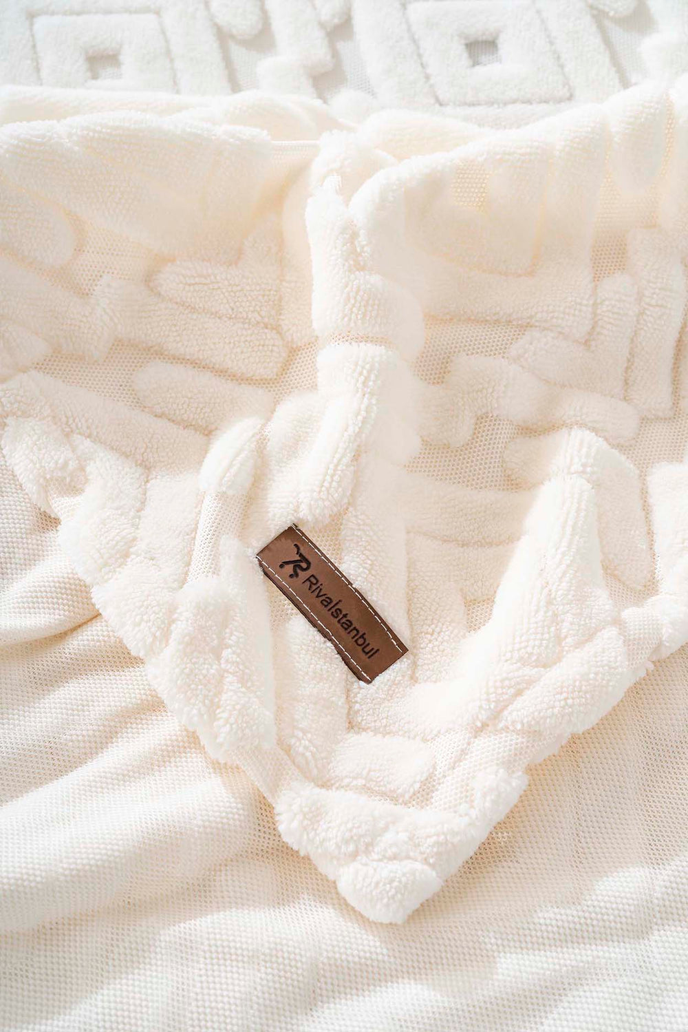 Antony Jakarlı Raşel İskandinav Outlet Çift Kişilik Punch Yatak Örtüsü