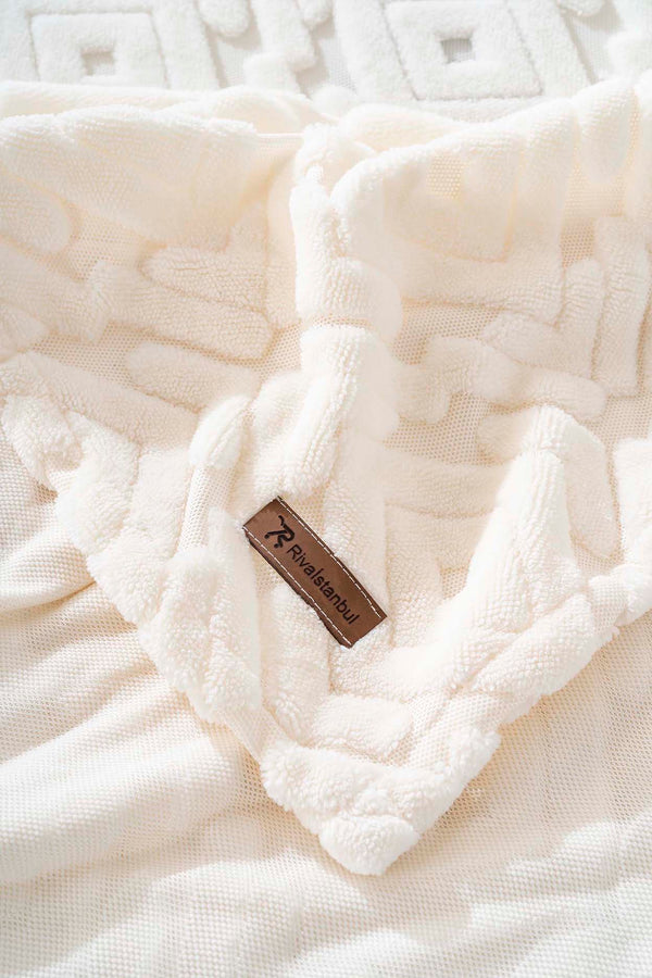 Antony Jakarlı Raşel İskandinav Outlet Çift Kişilik Punch Yatak Örtüsü