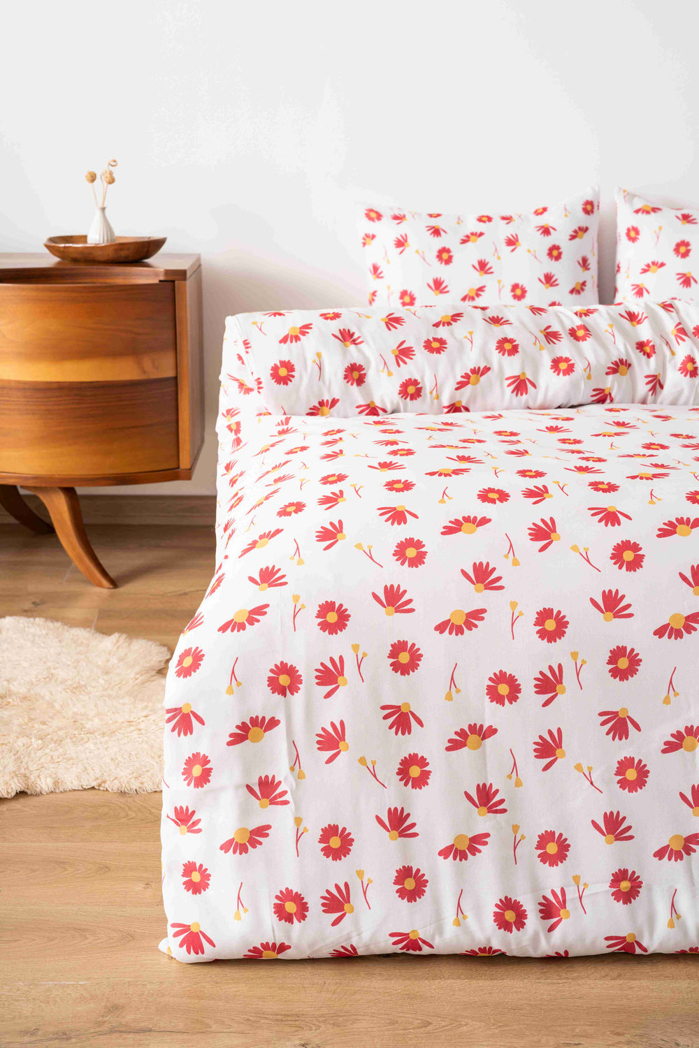 Kırmızı Papatya Outlet Çift Kişilik Nevresim Takımı Pamuklu