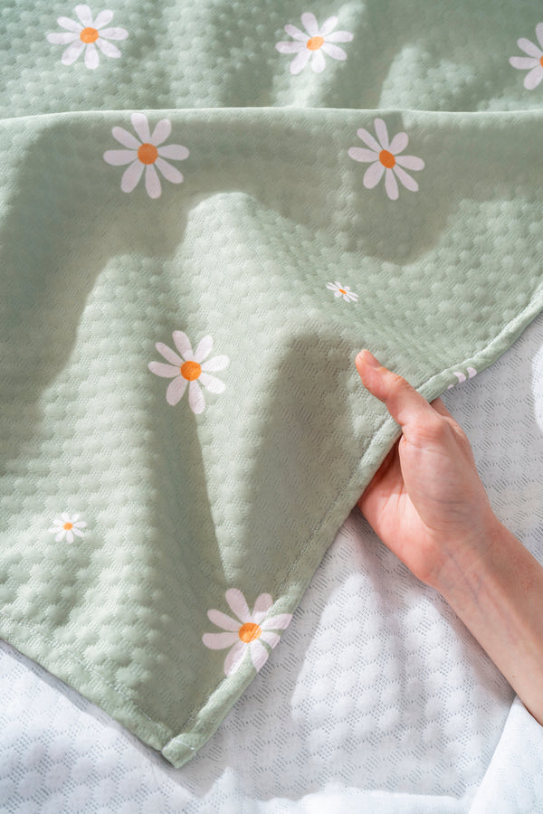 Minimal Yeşil Papatya Outlet Çift Kişilik Baskılı Pike 200 x 220 cm