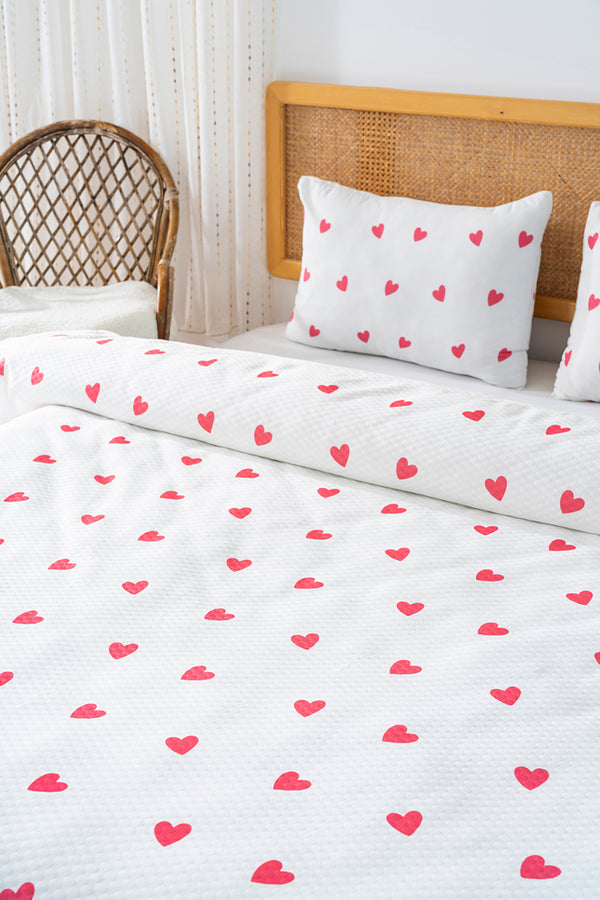 Kırmızı Kalpli Outlet Çift Kişilik Baskılı Pike 200 x 220 cm