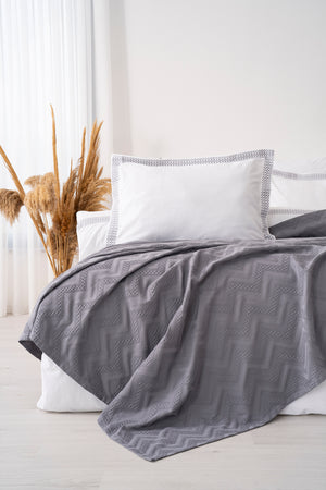 Noemi Gri Çift Kişilik %100 Pamuklu Nevresimli Yatak Örtüsü - 7 Parça Çeyiz Seti