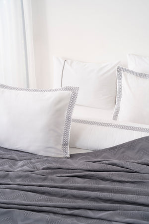 Noemi Gri Çift Kişilik %100 Pamuklu Nevresimli Yatak Örtüsü - 7 Parça Çeyiz Seti