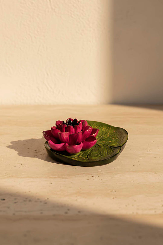 Pembe Lotus Çiçeği Dekoratif Tabak