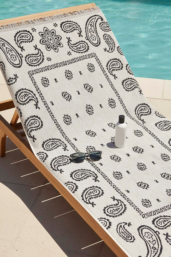 Gri Retro %100 Pamuklu Plaj Havlusu 70x140 cm