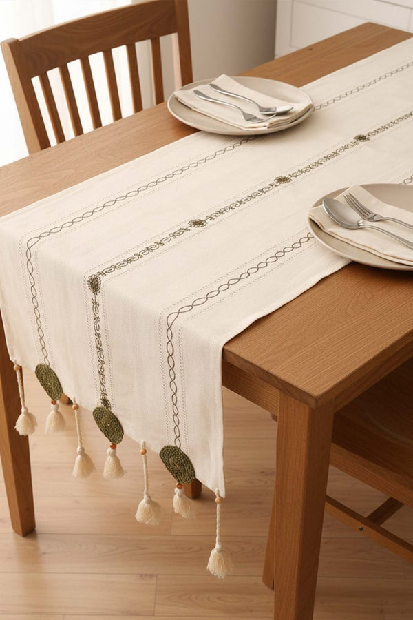 Yeşil Nakışlı Dantelli Runner 50x130 cm