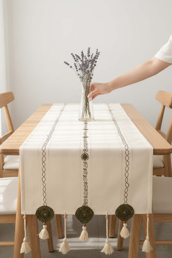 Yeşil Nakışlı Dantelli Runner 50x130 cm