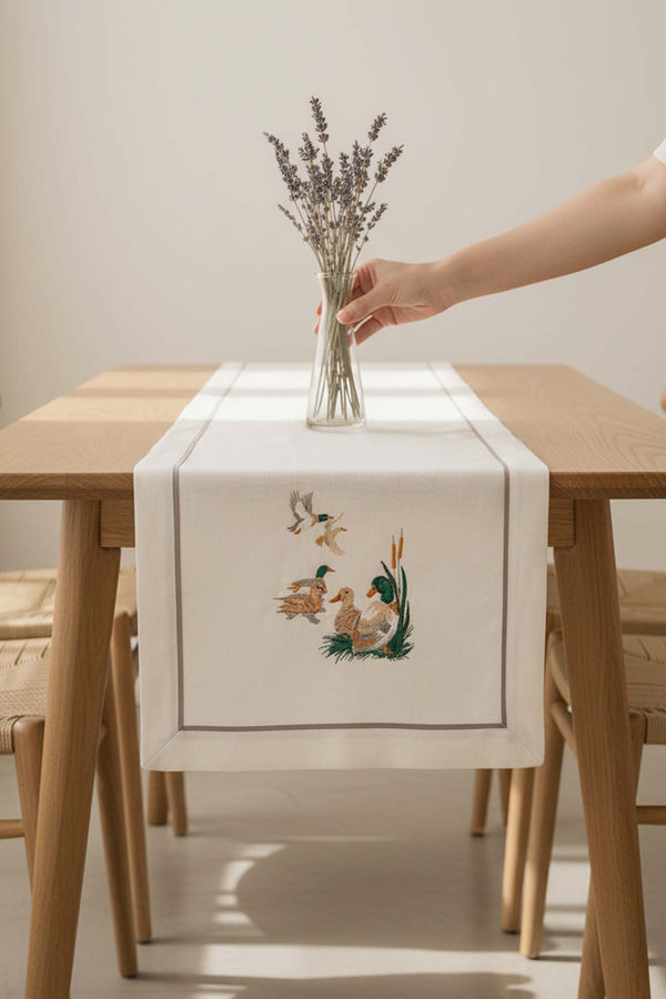 Kuş Nakışlı Runner 50x130 cm