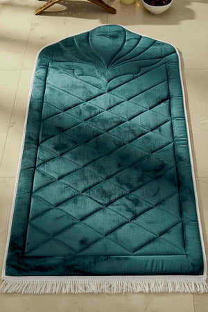 Zümrüt Yeşili Kapitone Dolgulu Lüks Seccade 65x115 cm