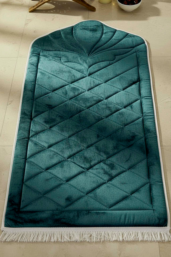 Zümrüt Yeşili Kapitone Dolgulu Lüks Seccade 65x115 cm