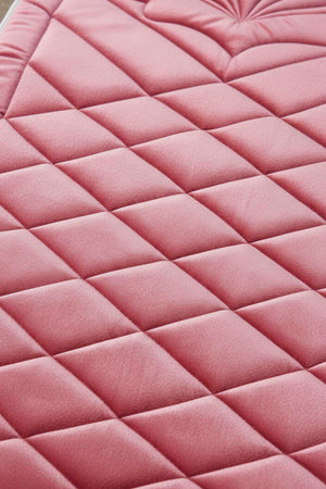 Koyu Pembe Kapitone Dolgulu Lüks Seccade 65x115 cm