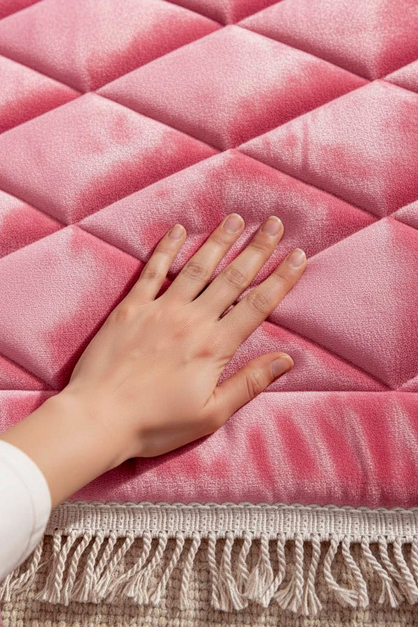 Koyu Pembe Kapitone Dolgulu Lüks Seccade 65x115 cm