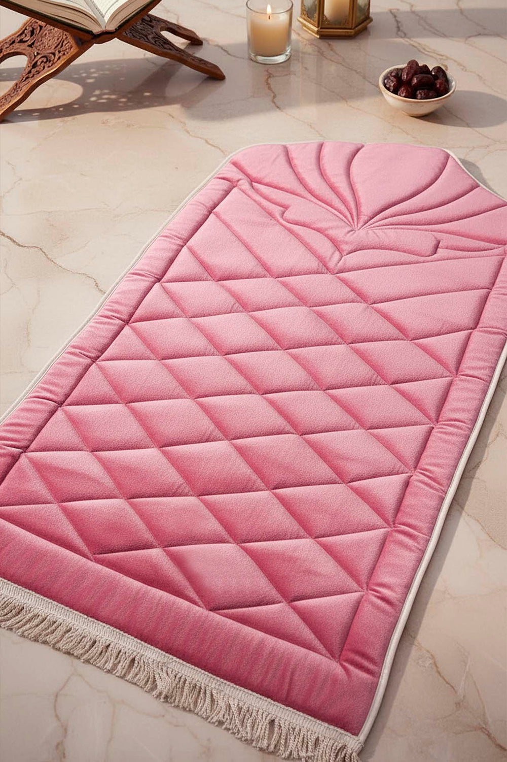 Koyu Pembe Kapitone Dolgulu Lüks Seccade 65x115 cm
