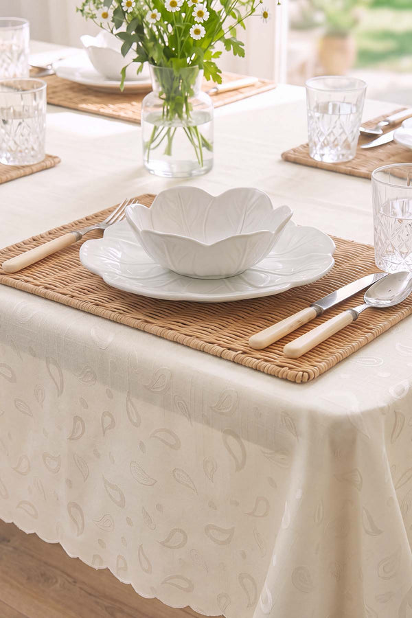 Krem Damla Desen Dertsiz Leke Tutmaz Masa Örtüsü 160x220 cm