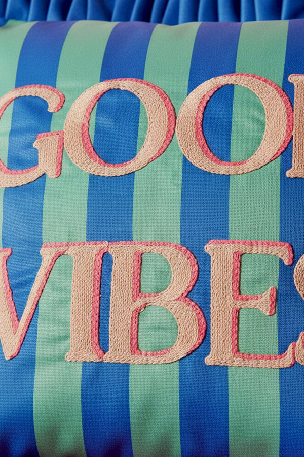 Good Vibes Nakışlı Dekoratif Kırlent Kılıfı
