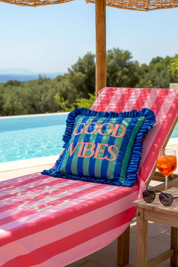 Good Vibes Nakışlı Dekoratif Kırlent Kılıfı