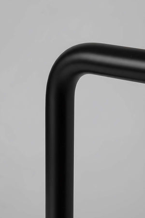 Siyah Renk Metal Dikey Havluluk