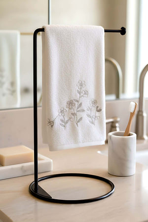 Siyah Renk Metal Dikey Havluluk