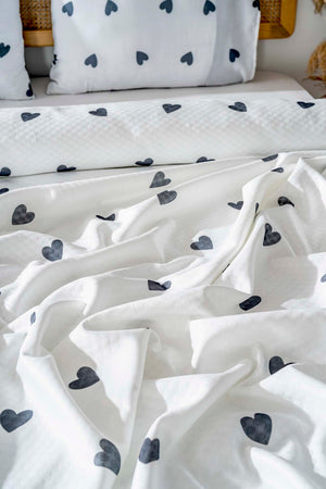 Siyah Kalp Çift Kişilik Baskılı Pike 200 x 220 cm