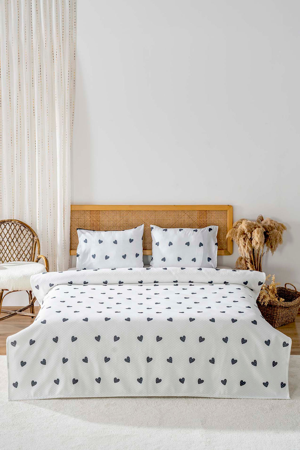 Siyah Kalp Çift Kişilik Baskılı Pike 200 x 220 cm