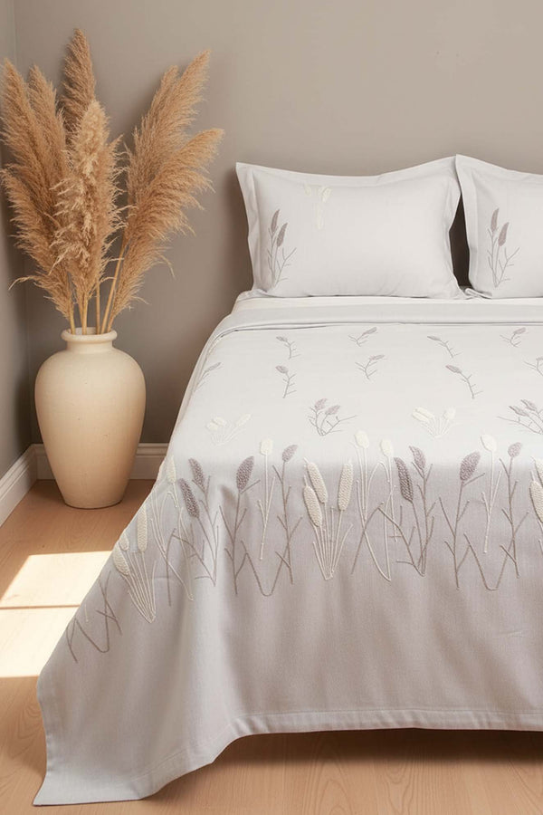 Açık Gri Willow Breeze Desen Çift Kişilik Yatak Örtüsü Takımı 3 Parça Uyku & Çeyiz Seti