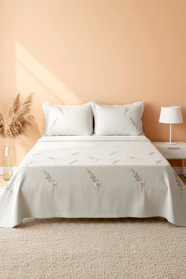 Açık Gri Seren Desen Çift Kişilik Nakışlı Yatak Örtüsü Seti