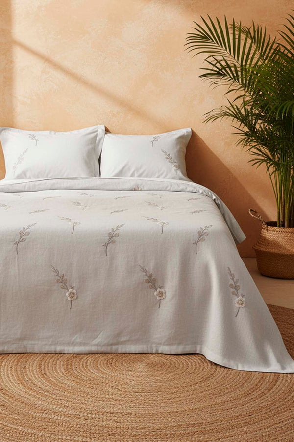 Açık Gri Seren Desen Çift Kişilik Nakışlı Yatak Örtüsü Seti