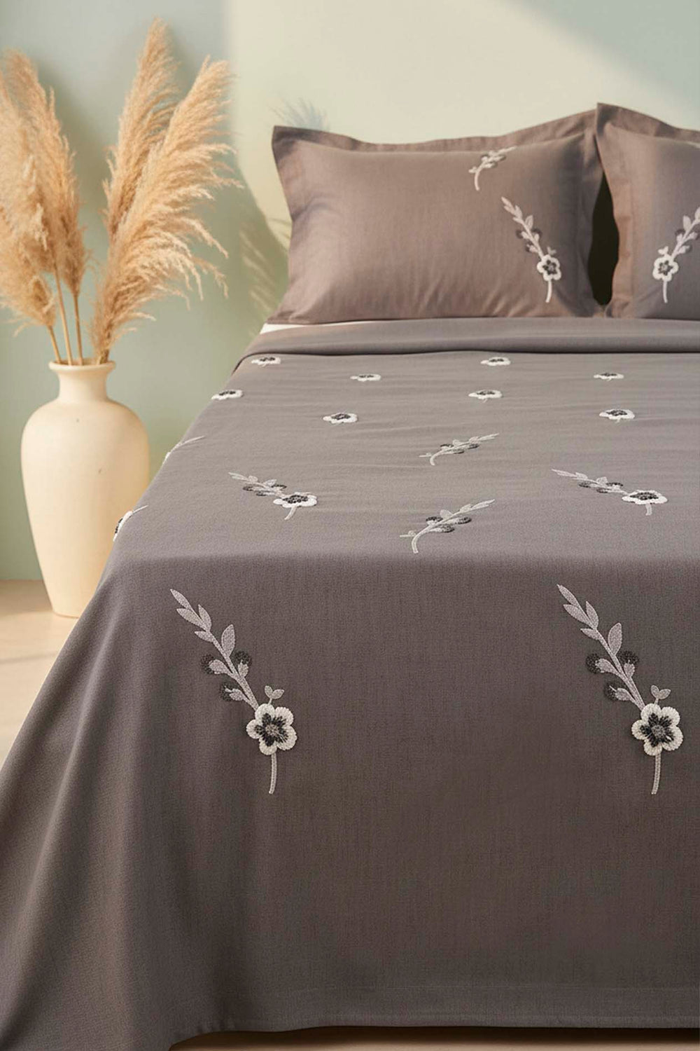 Antrasit Seren Desen Çift Kişilik Nakışlı Yatak Örtüsü Seti