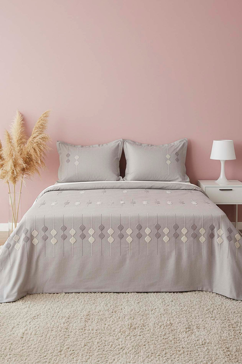 Açık Gri Zen Baklava Desen Nakışlı Yatak Örtüsü Seti