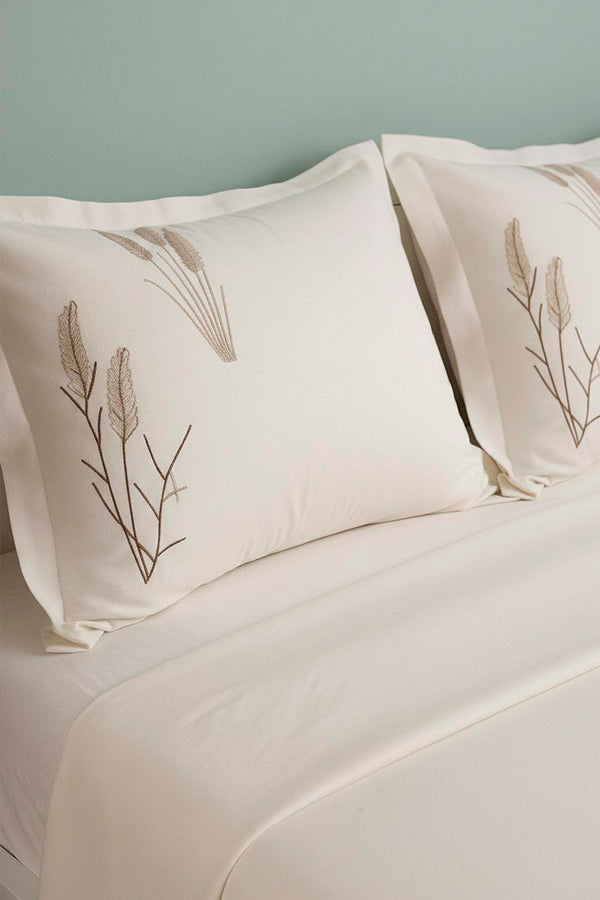 Ekru Willow Breeze Desen Çift Kişilik Yatak Örtüsü Takımı 3 Parça Uyku & Çeyiz Seti