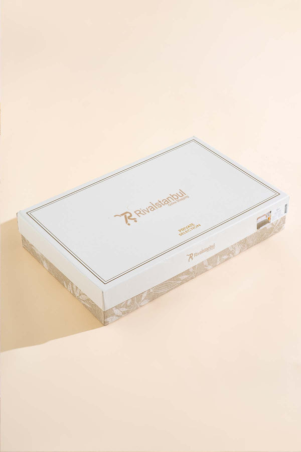 Noemi Gri Çift Kişilik %100 Pamuklu Nevresimli Yatak Örtüsü - 7 Parça Çeyiz Seti